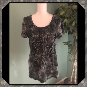 🖤❤️ Maurice’s scoop neck embellished cross top